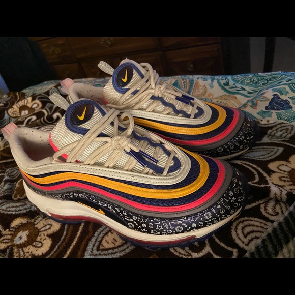 Shoes - Picture 1 of 4